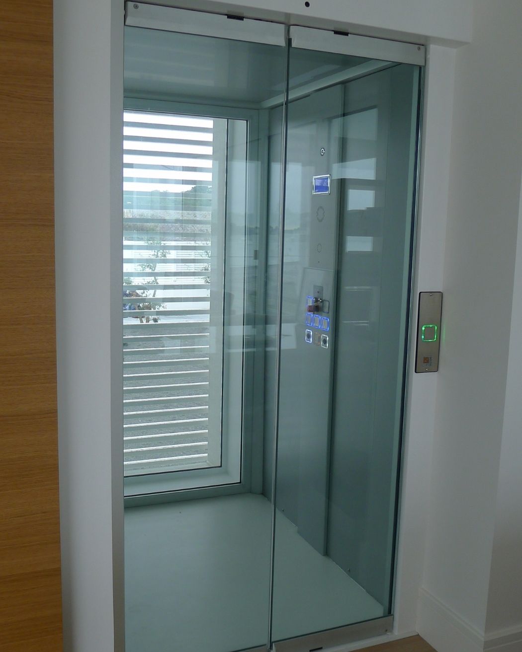 Élévateur de personne avec cabine sur mesure